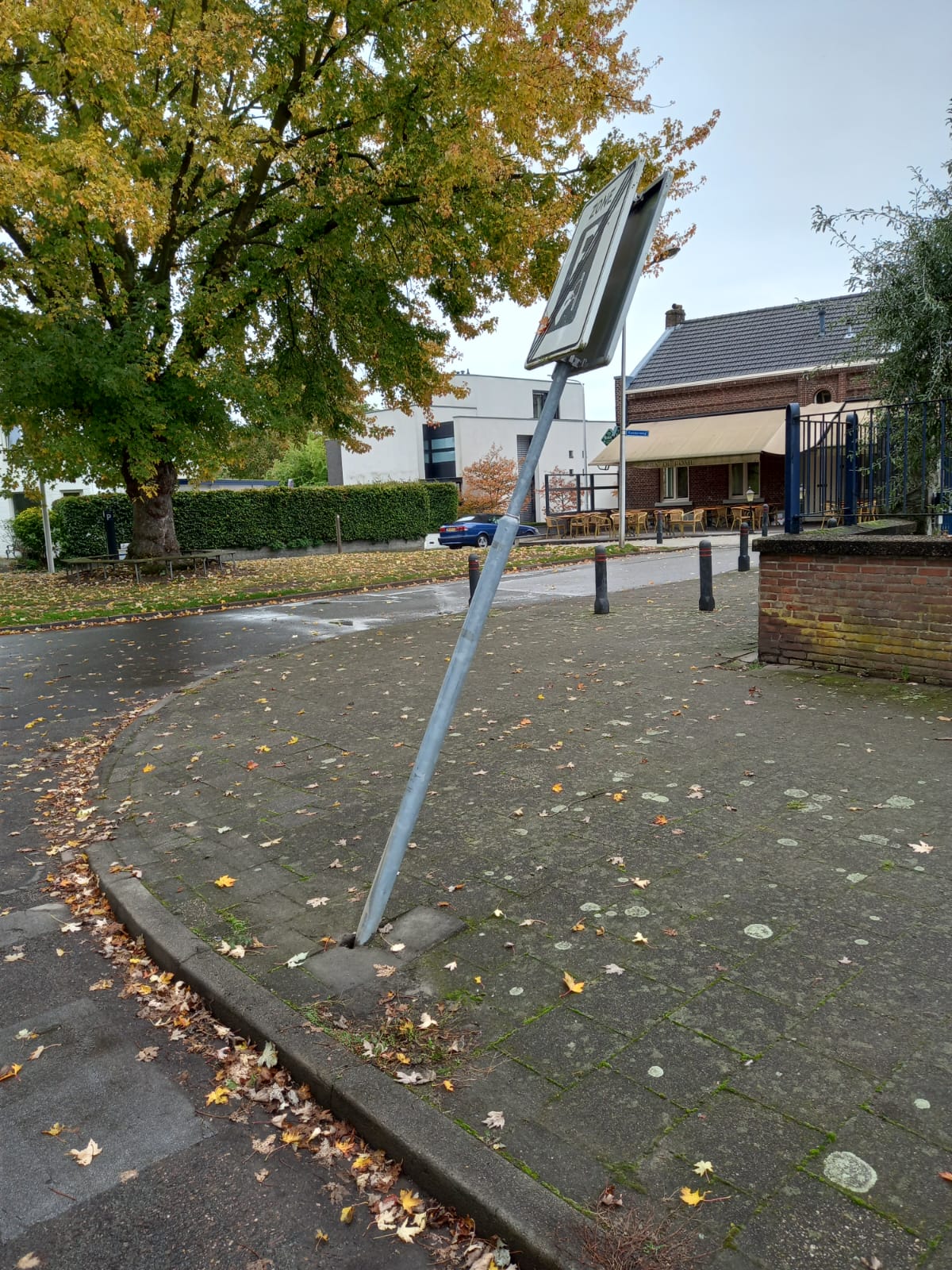 b0a26f09-5677-4abd-b7a2-2ea5cfdb2838